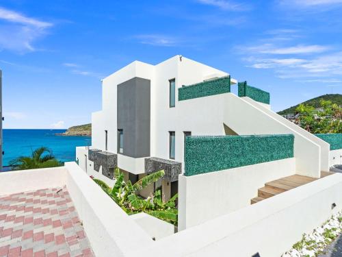 Modern Indigo Bay Studio 3 Min Walk To Beach in Indigo Bay