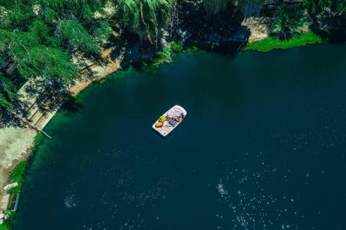 Bubbling Wells Oasis - 107 Acre Private Adventure – khách sạn tại Desert Hot Springs