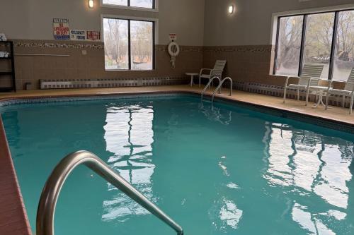 AmericInn by Wyndham Forest Lake - image 43