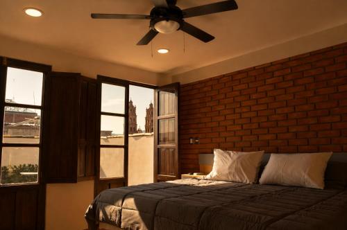 El Suburbio - Serapio Rendon - Copándaro