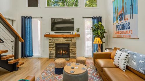 Somerset Lodge by AvantStay Hot Tub Lake Access Community Amenities in East Stroudsburg, USA