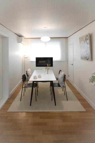 Stay 2929 Large 3 Bedroom for 8 near Hongdae Itaewon DMC 사진 5