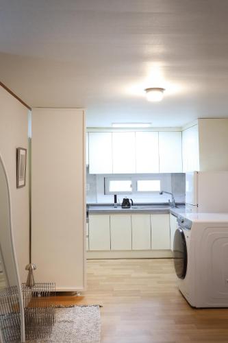 Stay 2929 Large 3 Bedroom for 8 near Hongdae Itaewon DMC 사진 7