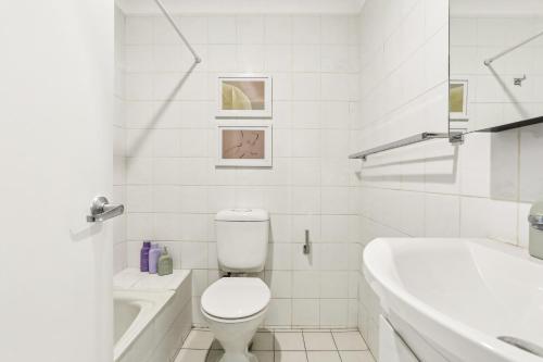4mins to Darling Hrbr! 1 BD+Park - main image