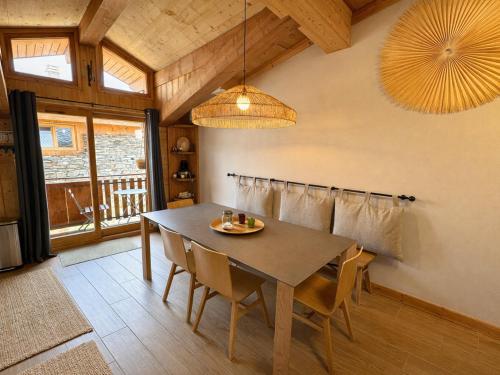 Charmante maison de village renovee 4 pieces, 3 niveaux, 80m², 6 pers, a St Marcel, proche pistes sk in Saint-Marcel