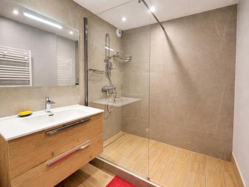 Charmante maison de village renovee 4 pieces, 3 niveaux, 80m², 6 pers, a St Marcel, proche pistes sk in Saint-Marcel