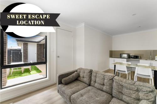 Pristine & Private 2BR Stay - Perfect for Getaways — other in 20 Primrose Ct, Smithfield Australia, 5113