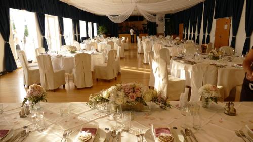 Festsal, Grandhotel Niederosterreichischer Hof in Lanzenkirchen