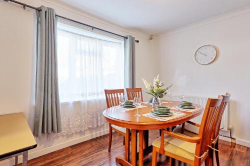 Faciliteter, Bright & Spacious 2BR Retreat in Tilbury in Tilbury