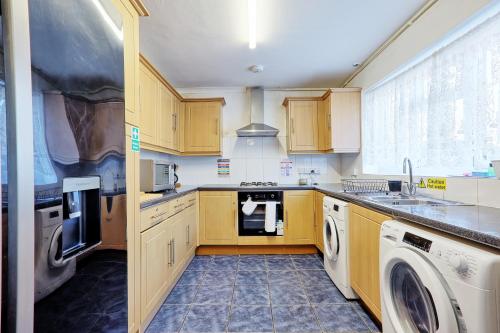Bright & Spacious 2BR Retreat in Tilbury in Tilbury