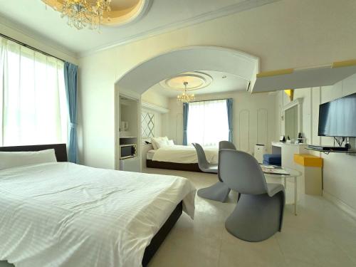 room detail thumbnail 0