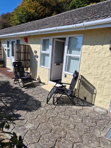 Westcliffe chalets channel view in Chale