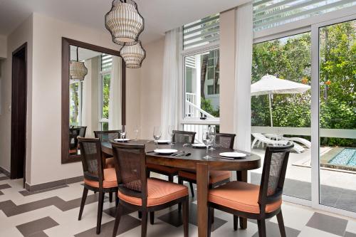 Villa Da Nang Resort Beachfront Abogo in Da Nang — photo 6