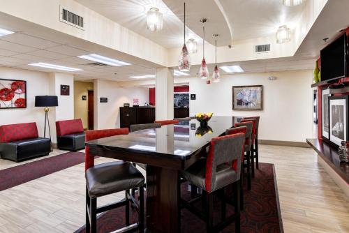 Lobby, The Antioch Inn in Anticoch (TN)