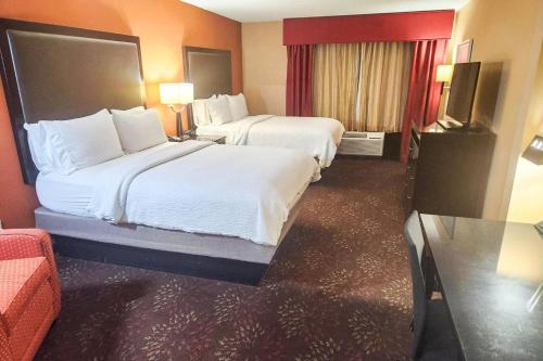 2 queen beds