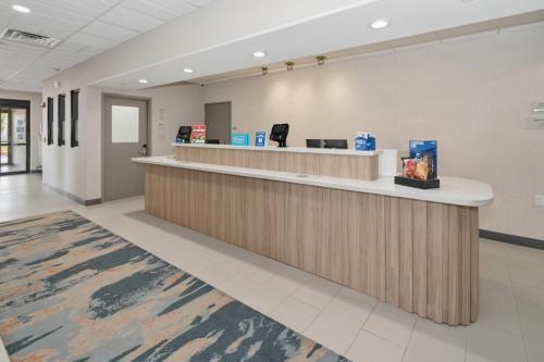 Hampton Inn & Suites Pharr - image 12