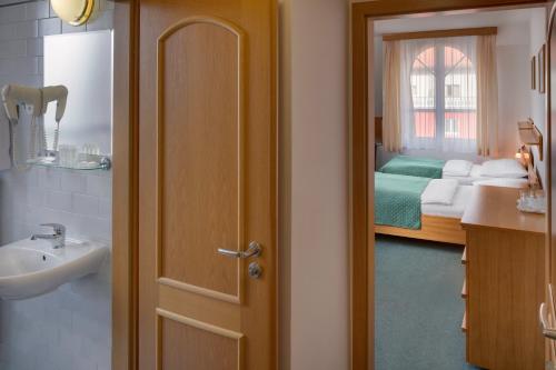 Hotel Otar - image 11