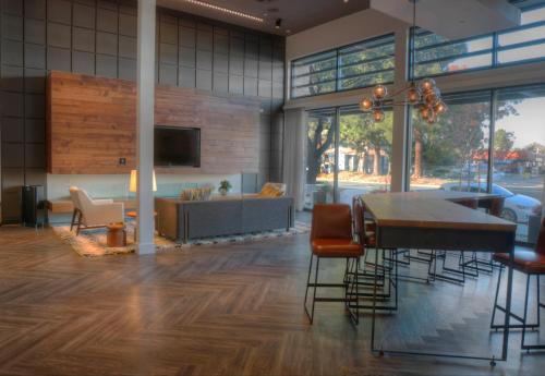 Oakwood Mountain View - image 7