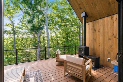 Birch at Arcadia Hills Luxury Couples Cabin in New Plymouth (OH)