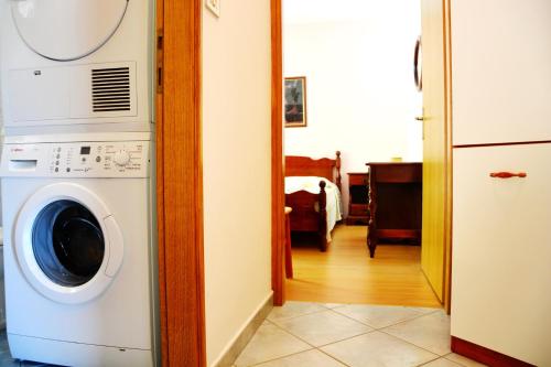 Apartments Mladinić - image 3