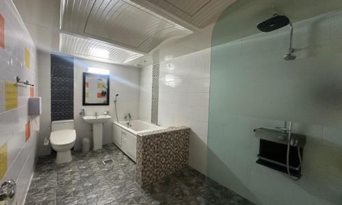 room detail thumbnail 2
