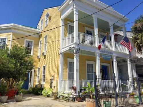 Creole Gardens Guesthouse and Inn - 출입구