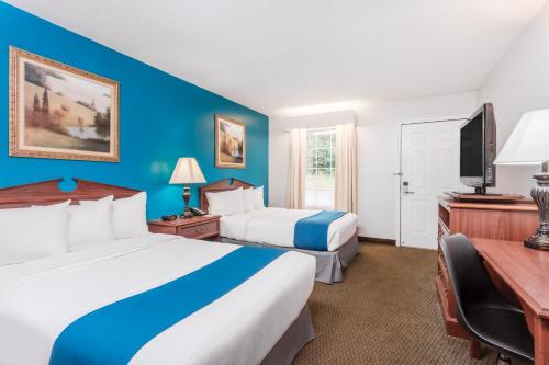 2 double beds
