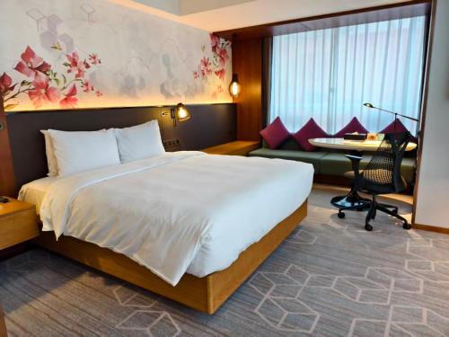 room detail thumbnail 1
