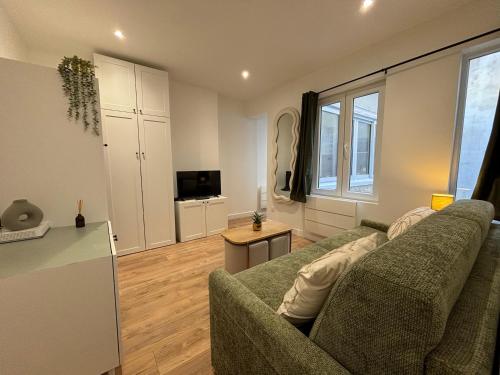 Studio moderne rénové La Rochelle