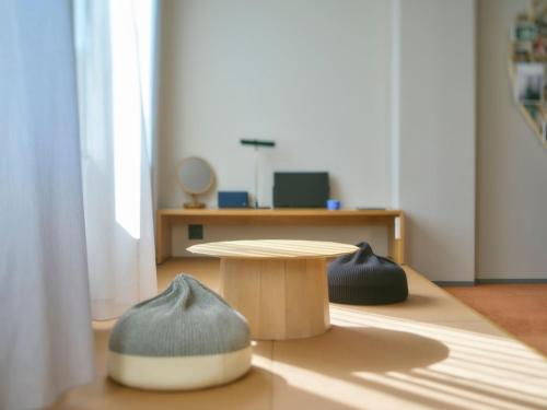 room detail thumbnail 1