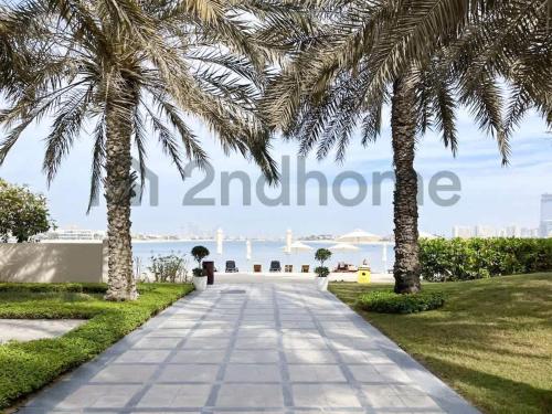 Beachfront Escape Sea-View Balcony Palm Jumeirah in Bluewaters Island