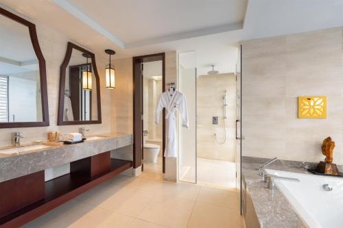room detail thumbnail 2
