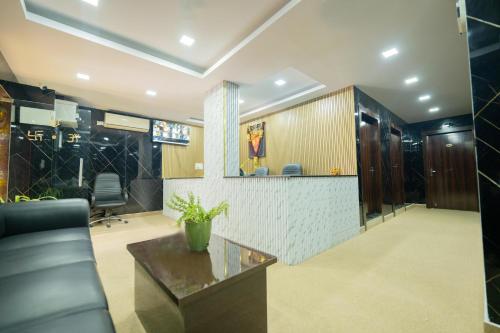 Lobby, Sri Sai Saara Inn in Majestic