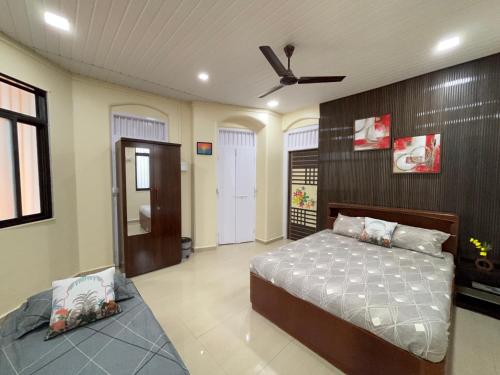 Lilly Beach House - image 4