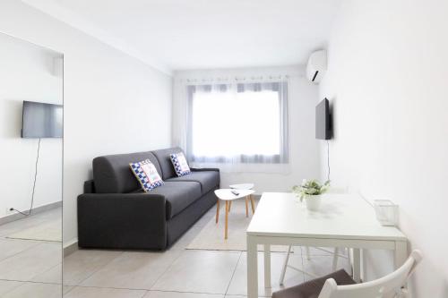 3 Le Saint Joseph Studio in City Center with AC