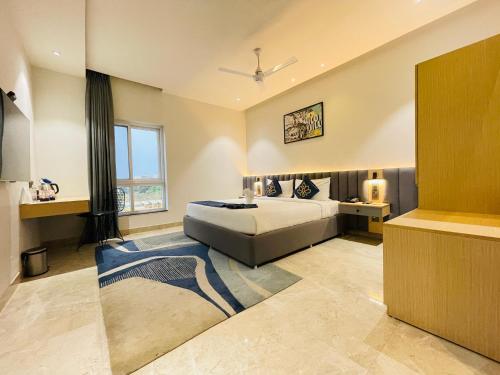 room detail thumbnail 1