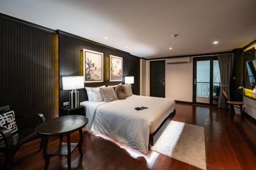 room detail thumbnail 0