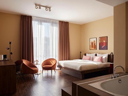 room detail thumbnail 0