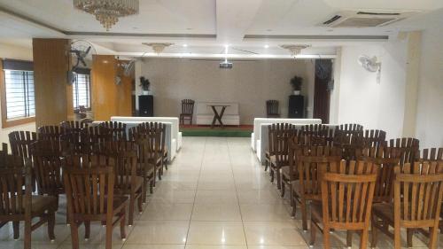 Alankar Hoshangabad Road - image 2