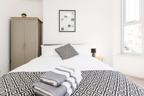Spacious 5-Bed House Sleeps 10 - 2 Bathrooms - Parking - Near Anfield, Liverpool (fotografie 5)