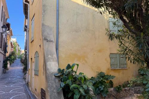 Viel Antibes - studio rénové & plein de charme - image 4