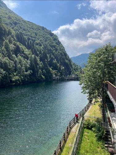Il Giardino sul Lago Lake View Valsesia – khách sạn tại Rimasco