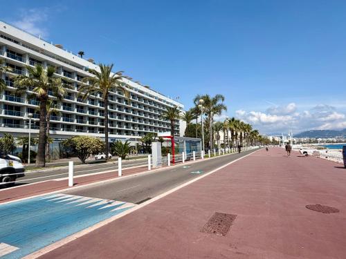 Grand studio de 30 m2 Promenade des Anglais - vue sur ville, Nice (fotografie 6)