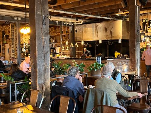 Restaurant, An entire floor in a beautiful villa, close to Arlanda Airport in Marsta Södra