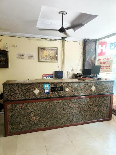 Grand Stays by Hotel Amisha - Near Station & Metro photo 3
