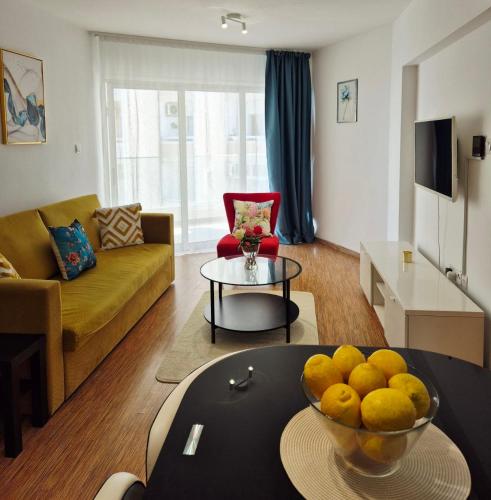 Bright apartment with a sea-view on the first line – khách sạn tại Skala