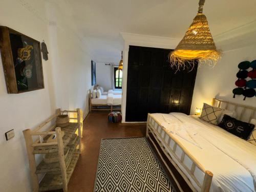 1 king bed, 2 twin beds