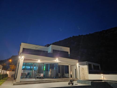 The Bunica Residence - Location, gîte - Parila