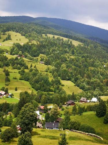 Apkārtne, Chalupka pod Kozincom - Zázrivá (Chalupka pod Kozincom - Zazriva) in Zazriva