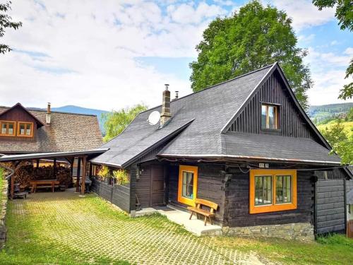 Viesnīcas āriene, Chalupka pod Kozincom - Zázrivá (Chalupka pod Kozincom - Zazriva) in Zazriva